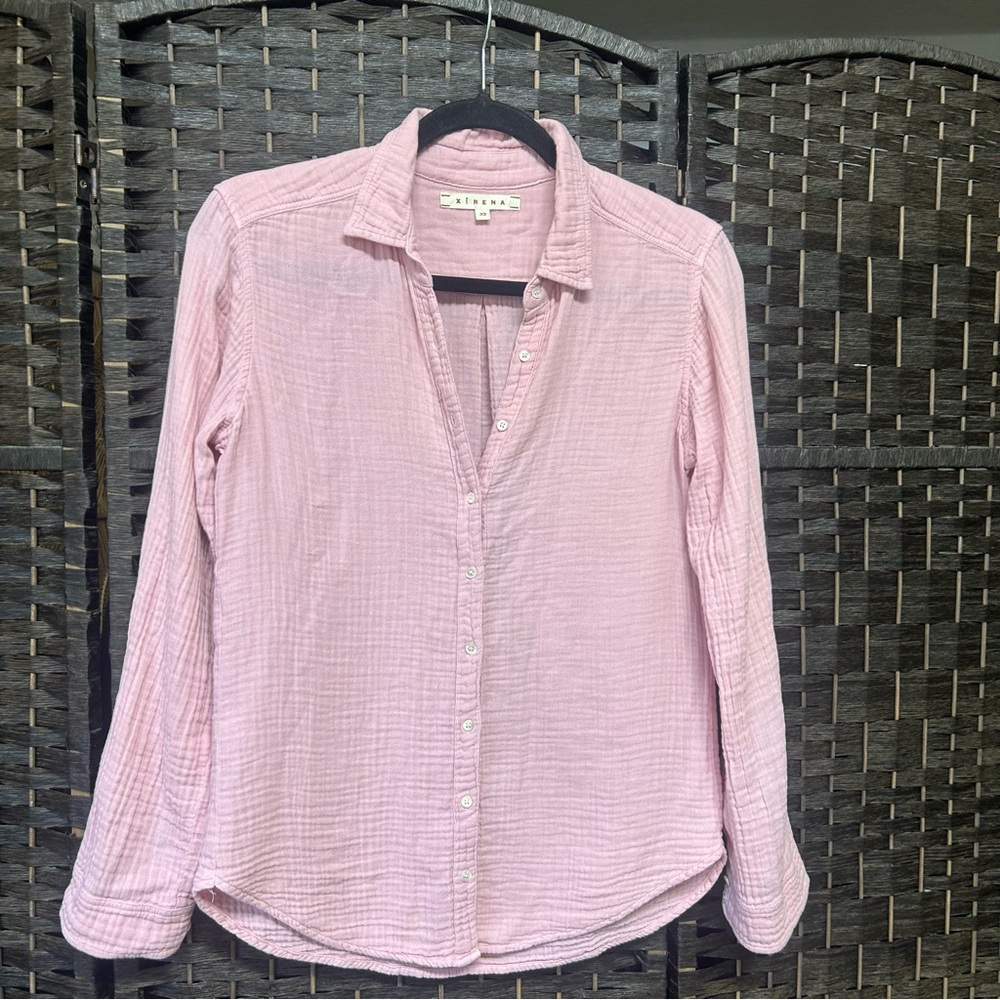 Xirena pink textured button down long sleeved top size XS round bottom cotton